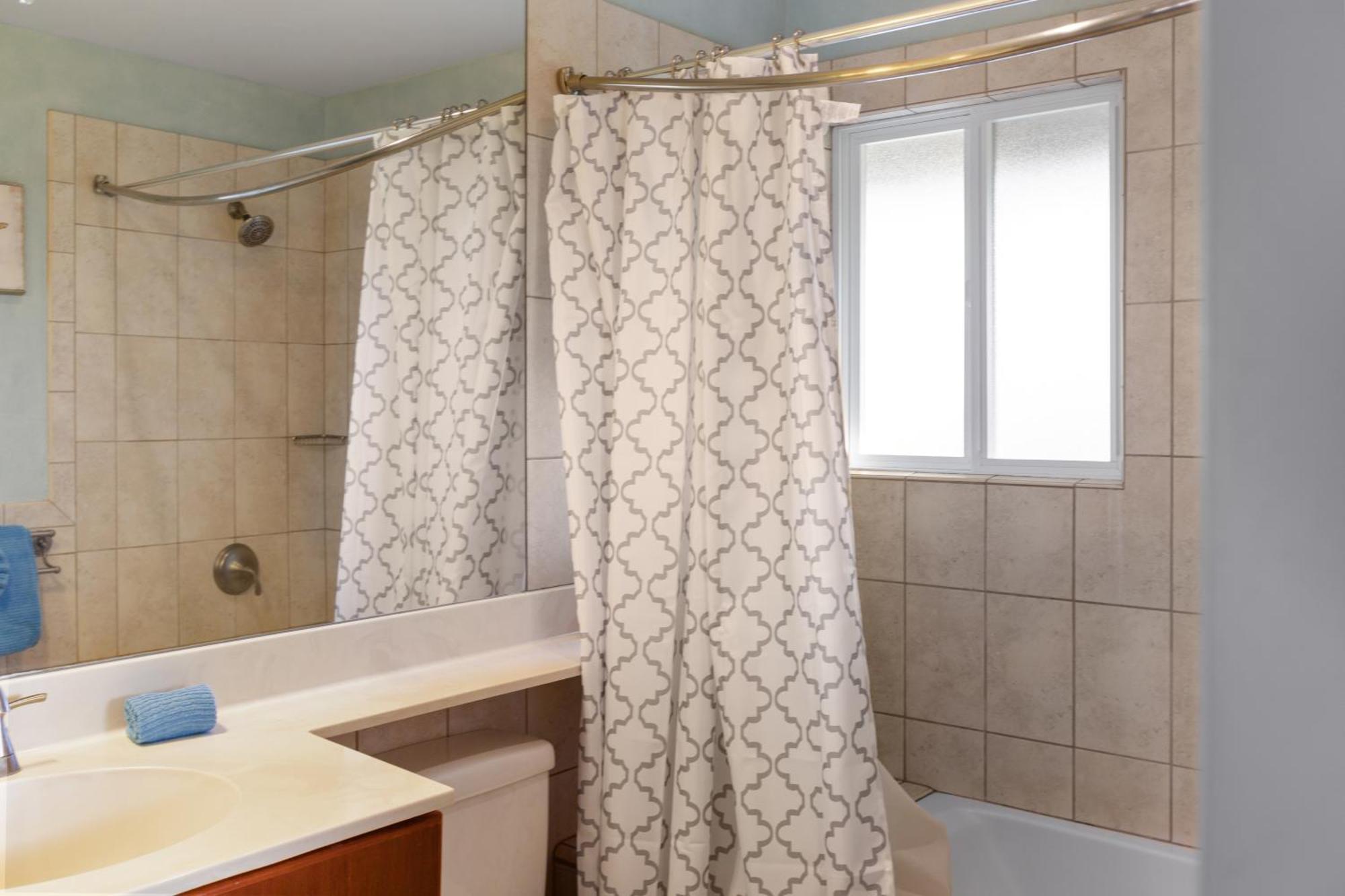 Plumeria Suite, 2-Bedrooms, Sleeps 6, Pool & Bbq, Pre-Renovation Summer Sale Kihei Dış mekan fotoğraf